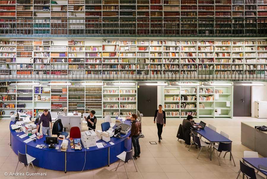 Library "Arturo Graf"