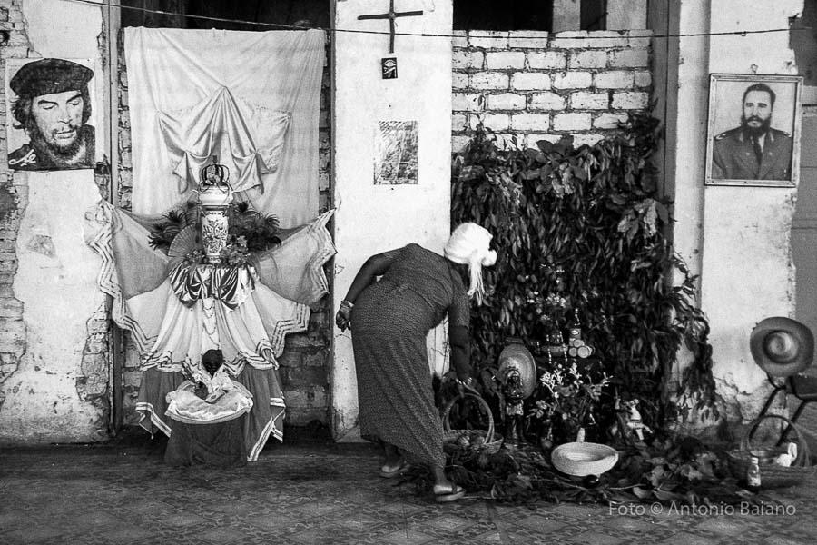 Cuba - Santiago de Cuba, un altare di Santeria