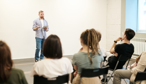 docente svolge una lezione