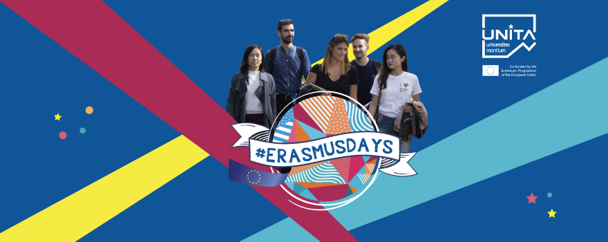 Gruppo di ragazze e ragazzi su sfondo blu e testo "Erasmusdays"